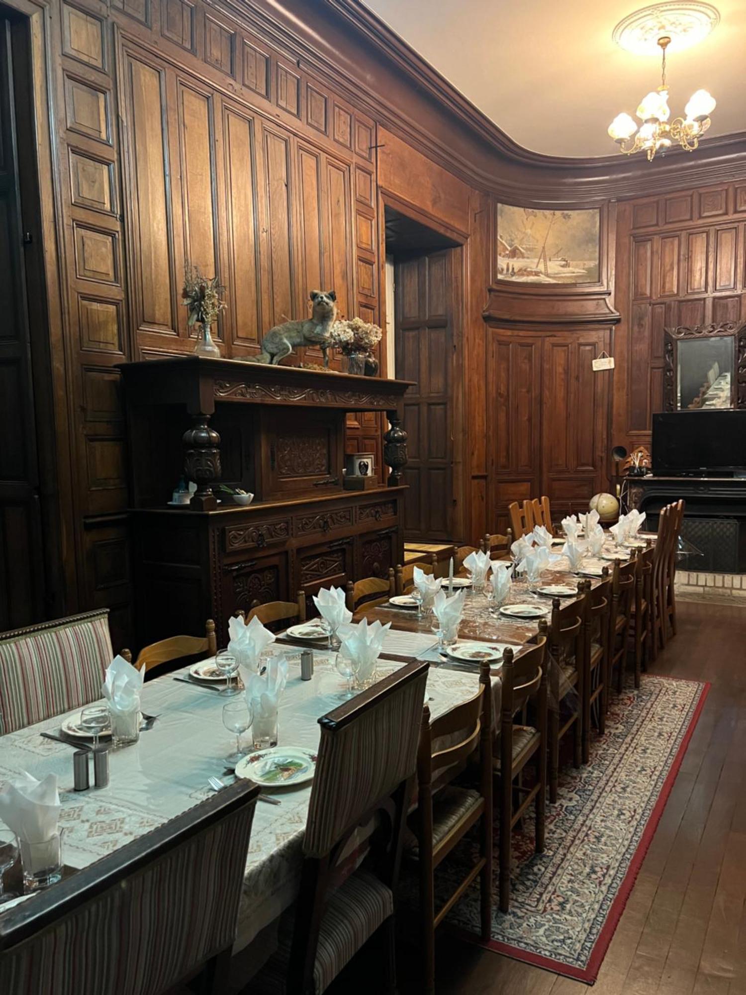 Chateau De Montaupin Bed & Breakfast Oize